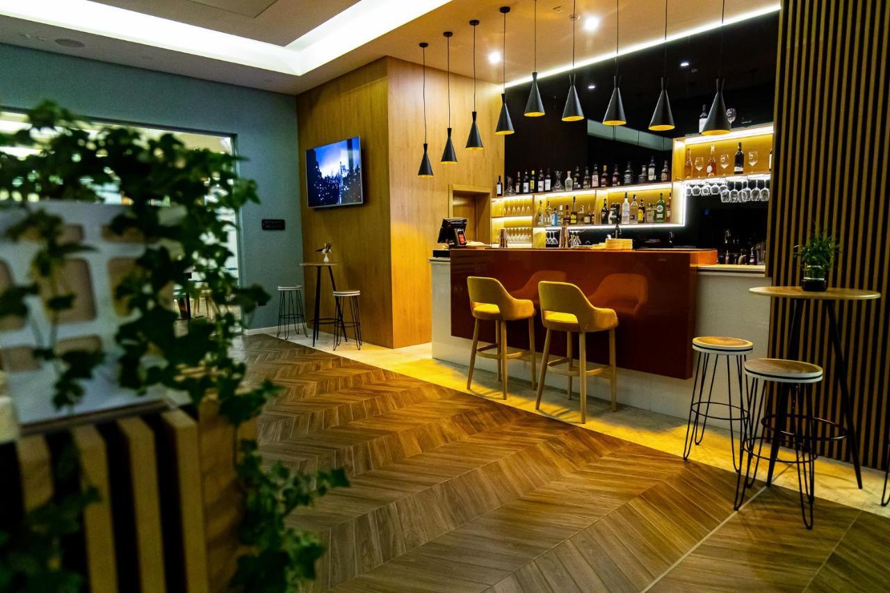 Grand View Hotel & Suites Copou Iasi Luaran gambar
