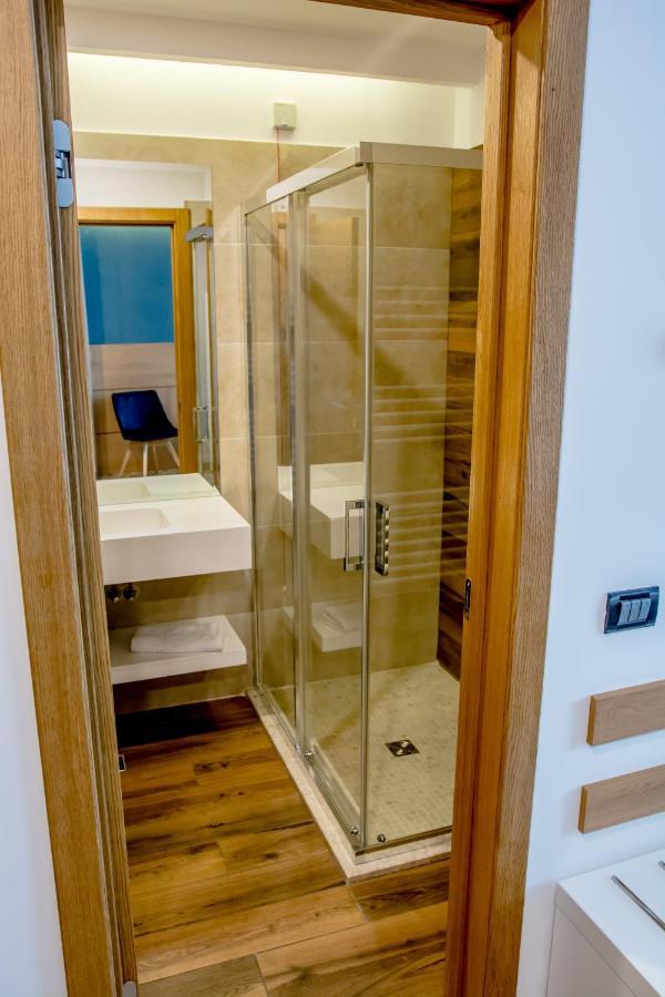Grand View Hotel & Suites Copou Iasi Luaran gambar