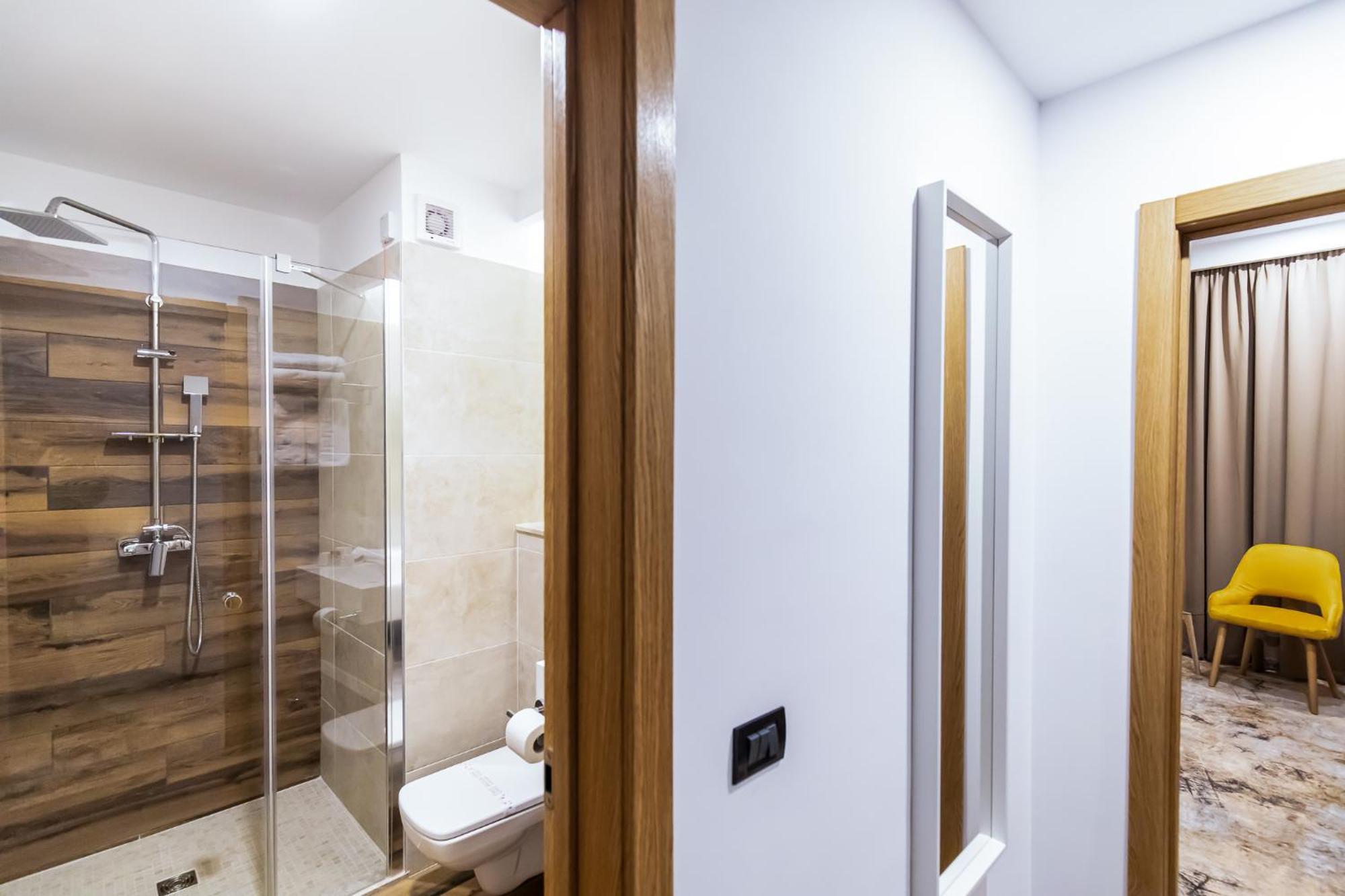 Grand View Hotel & Suites Copou Iasi Luaran gambar