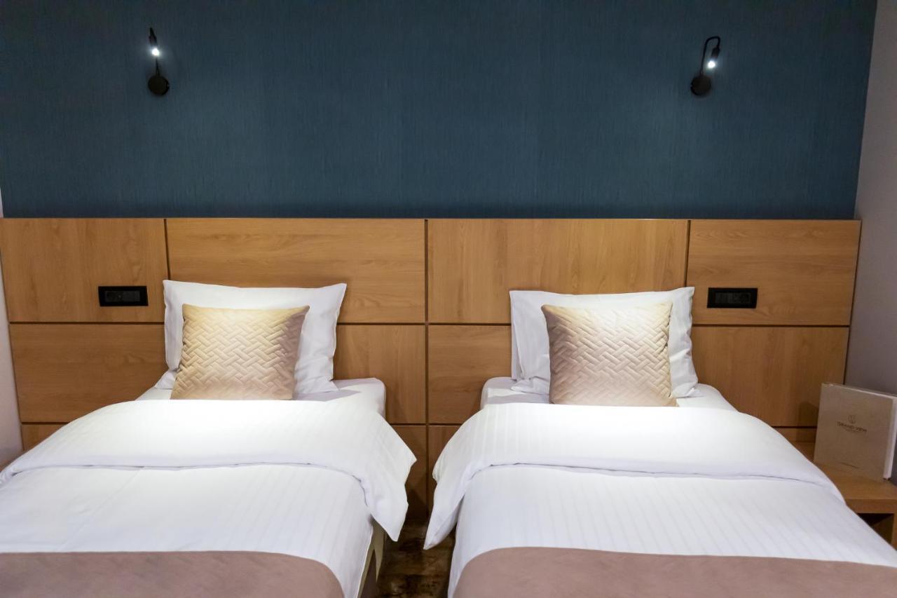 Grand View Hotel & Suites Copou Iasi Luaran gambar
